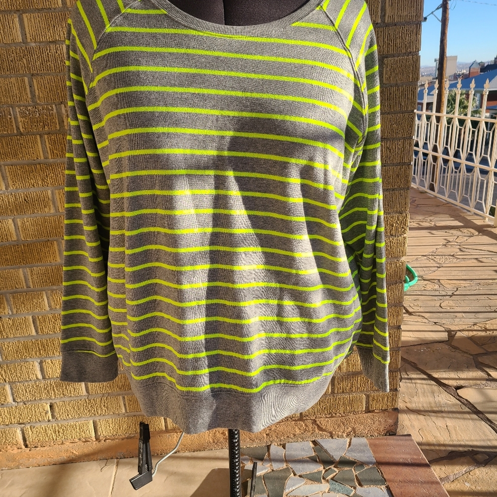 Torrid Striped Gray Neon Yellow Sweater size 4x